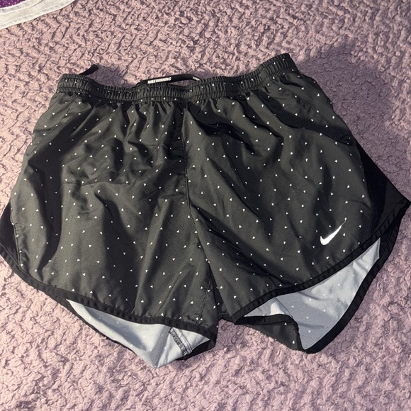 4 pairs of women’s Nike running shorts. Extra small/small. - Picture 4 of 13